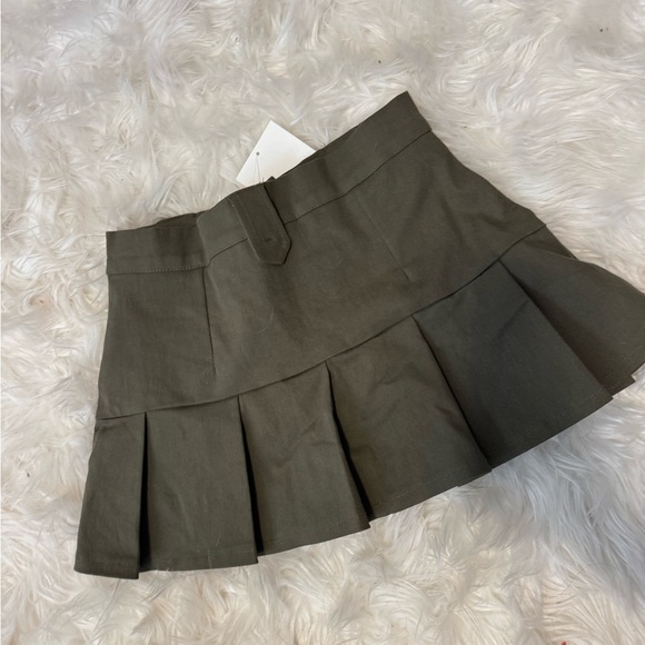 Oak and Fort Low Rise Mini Military Pleated Skirt - Picture 5 of 5
